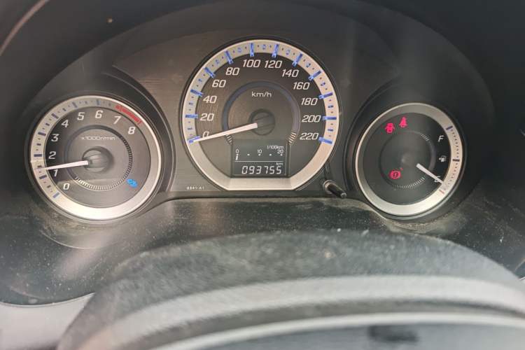 Used Honda City Classic 2012 1.5L manual Elite Edition Odometer Close Up