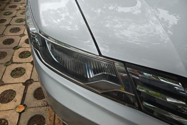 Used Honda City Classic 2012 1.5L Automatic Flagship Edition Right Front Headlight