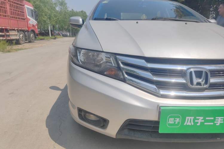 Used Honda City Classic 2012 1.5L manual Comfort version Right Front Headlight