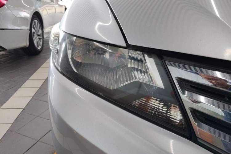 Used Honda City Classic 2012 1.5L manual Comfort version Right Front Headlight