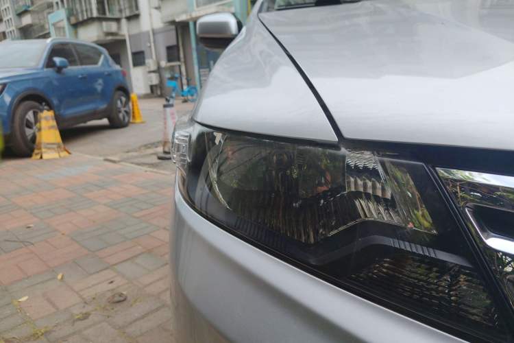 Used Honda City Classic 2012 1.5L Automatic Elite Edition Right Front Headlight