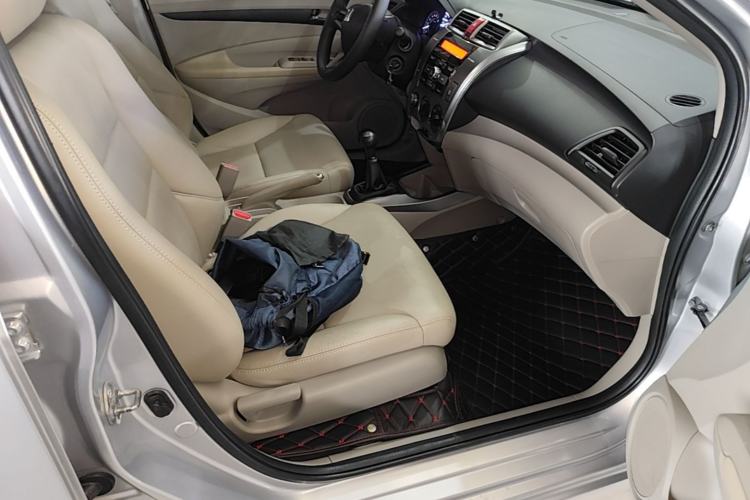 Used Honda City Classic 2012 1.5L manual Comfort version Right Front Seat