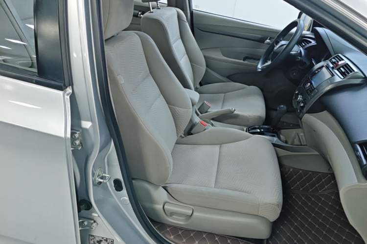 Used Honda City Classic 2012 1.5L Automatic Elite Edition Right Front Seat