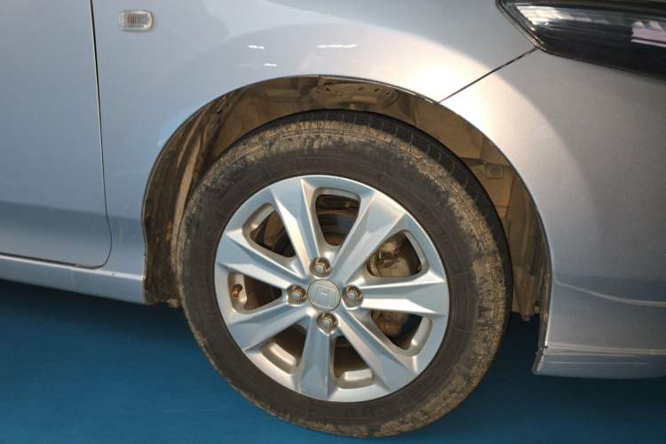 Used Honda City Classic 2012 1.5L manual Comfort version Right Front Wheel Hub