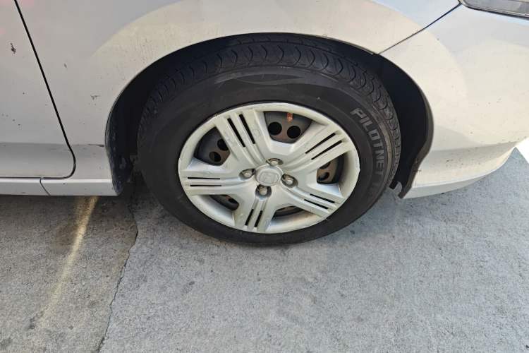 Used Honda City Classic 2012 1.5L manual Comfort version Right Front Wheel Hub