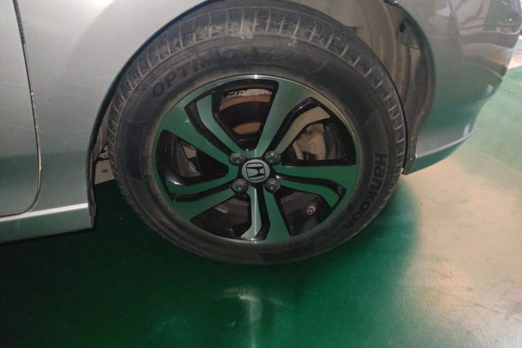 Used Honda City Classic 2012 1.5L manual Comfort version Right Front Wheel Hub