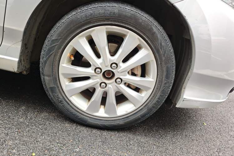 Used Honda City Classic 2012 1.5L manual Comfort version Right Front Wheel Hub