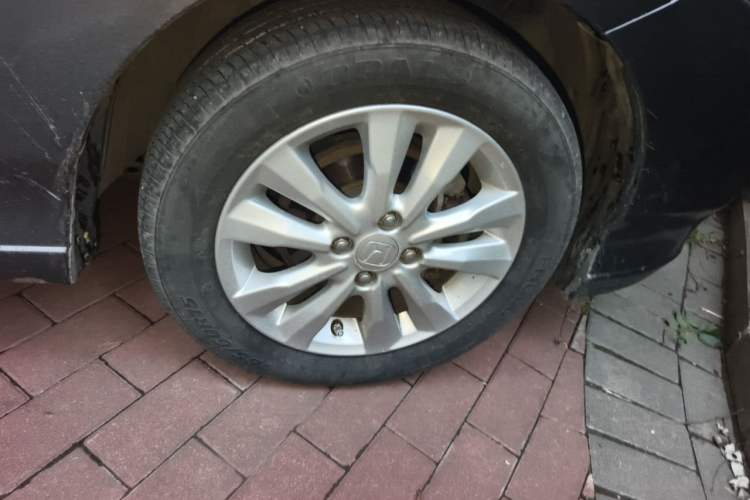 Used Honda City Classic 2012 1.5L manual Elite Edition Right Front Wheel Hub