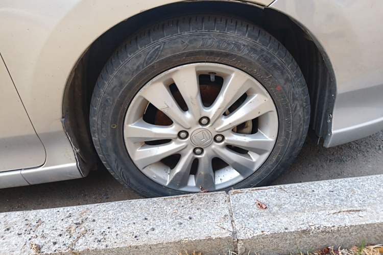 Used Honda City Classic 2012 1.5L manual Elite Edition Right Front Wheel Hub