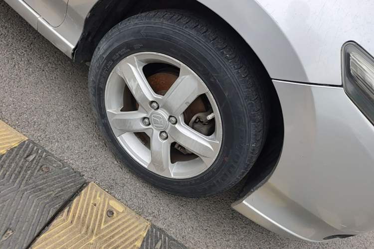 Used Honda City Classic 2012 1.5L manual Comfort version Right Front Wheel Hub