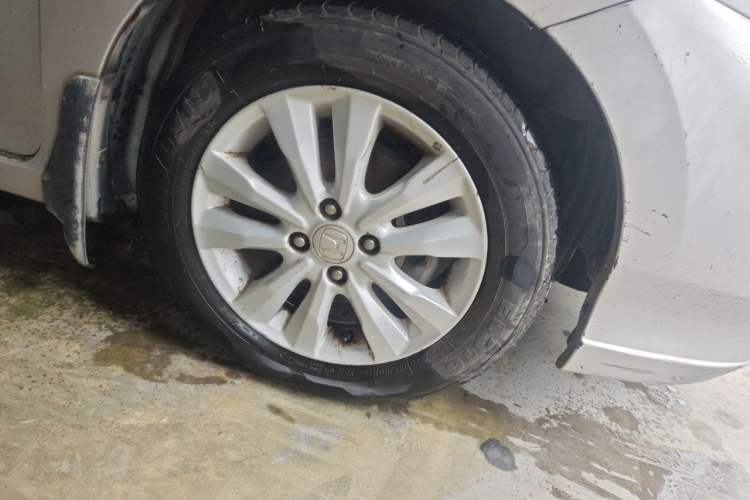 Used Honda City Classic 2012 1.5L manual Elite Edition Right Front Wheel Hub