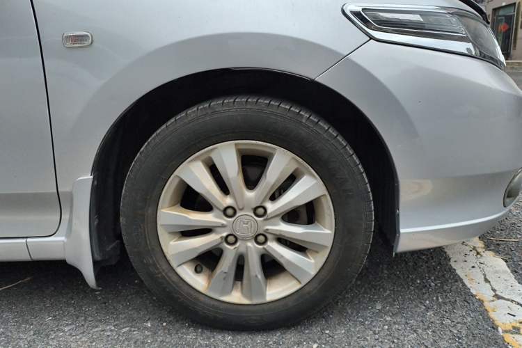 Used Honda City Classic 2012 1.5L Automatic Elite Edition Right Front Wheel Hub