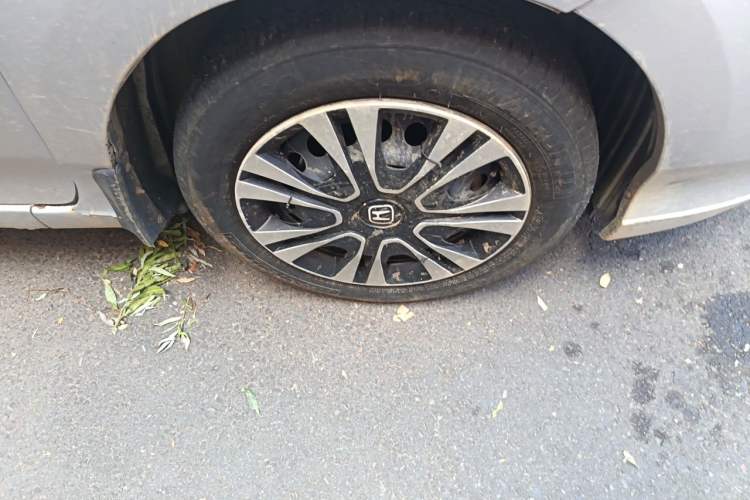 Used Honda City Classic 2012 1.5L manual Comfort version Right Front Wheel Hub