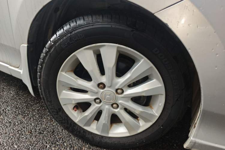 Used Honda City Classic 2012 1.5L manual Elite Edition Right Front Wheel Hub