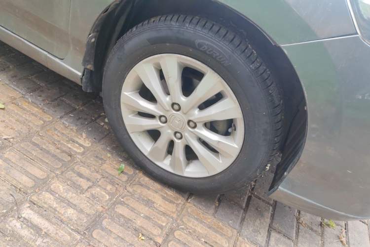 Used Honda City Classic 2012 1.5L manual Elite Edition Right Front Wheel Hub