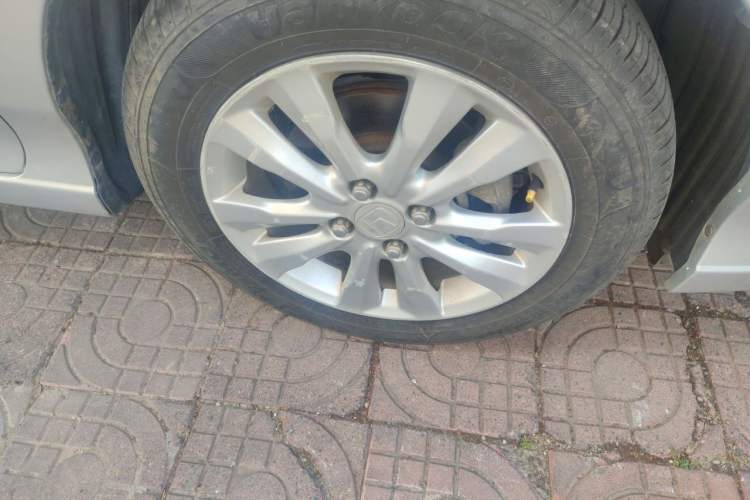 Used Honda City Classic 2012 1.5L manual Comfort version Right Front Wheel Hub