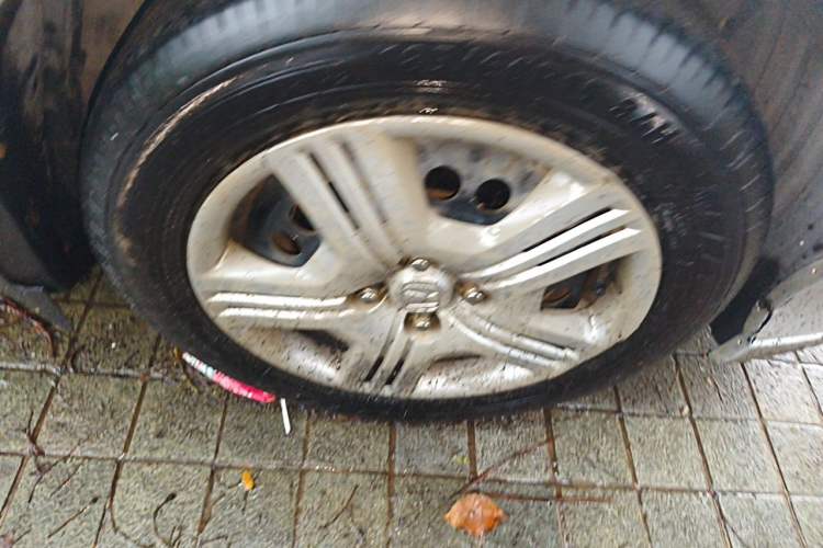 Used Honda City Classic 2012 1.5L manual Comfort version Right Front Wheel Hub