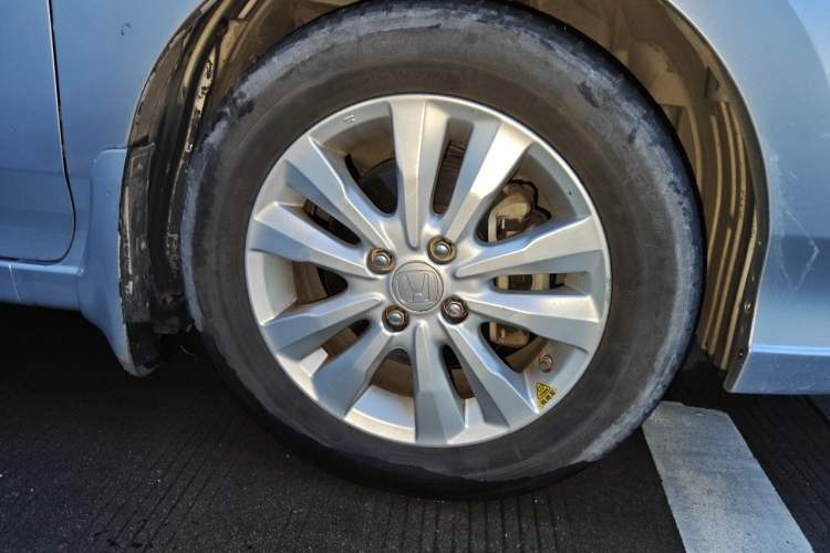 Used Honda City Classic 2012 1.5L manual Elite Edition Right Front Wheel Hub