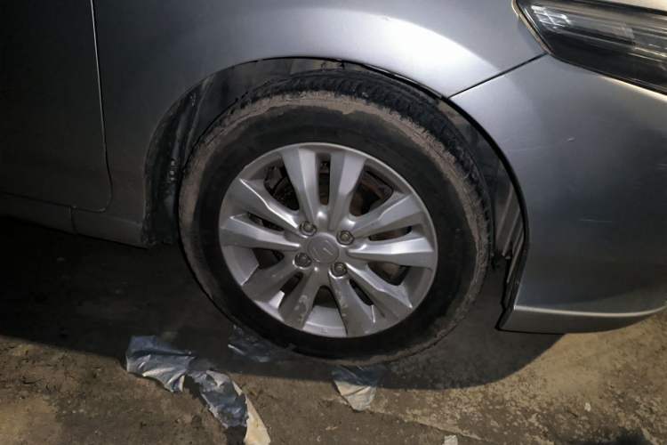 Used Honda City Classic 2012 1.5L manual Elite Edition Right Front Wheel Hub