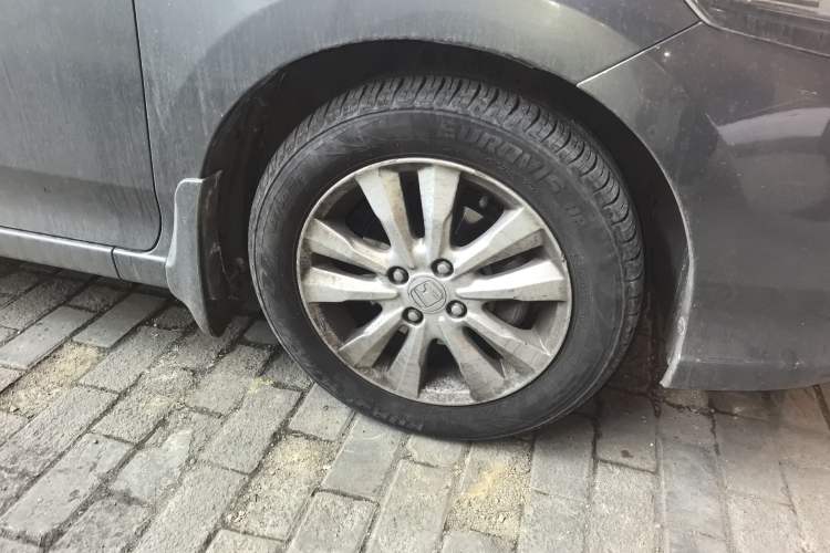 Used Honda City Classic 2012 1.5L Automatic Elite Edition Right Front Wheel Hub