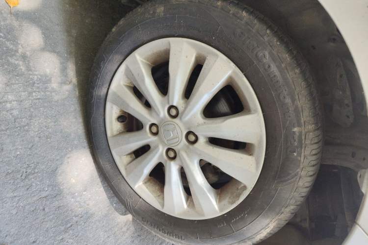 Used Honda City Classic 2012 1.5L manual Elite Edition Right Front Wheel Hub