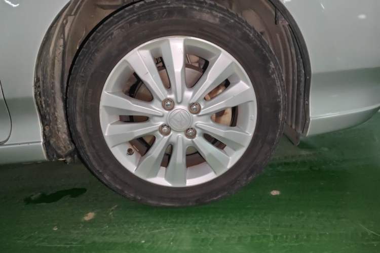 Used Honda City Classic 2012 1.5L manual Elite Edition Right Front Wheel Hub