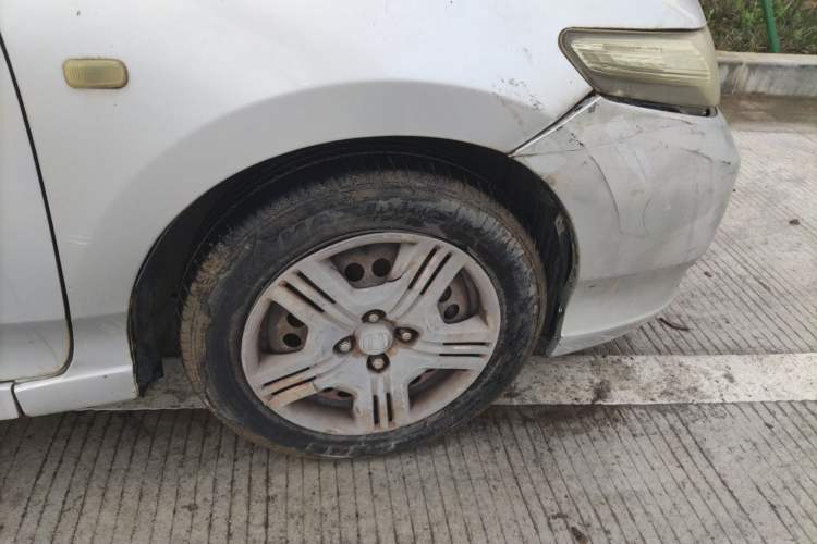 Used Honda City Classic 2012 1.5L manual Elite Edition Right Front Wheel Hub