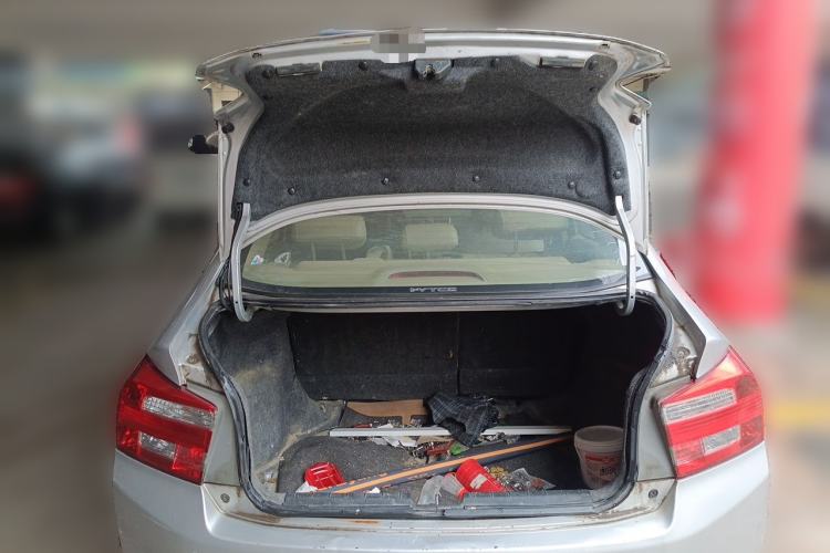 Used Honda City Classic 2012 1.5L manual Comfort version Trunk