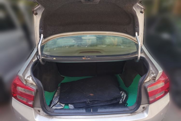 Used Honda City Classic 2012 1.5L manual Elite Edition Trunk