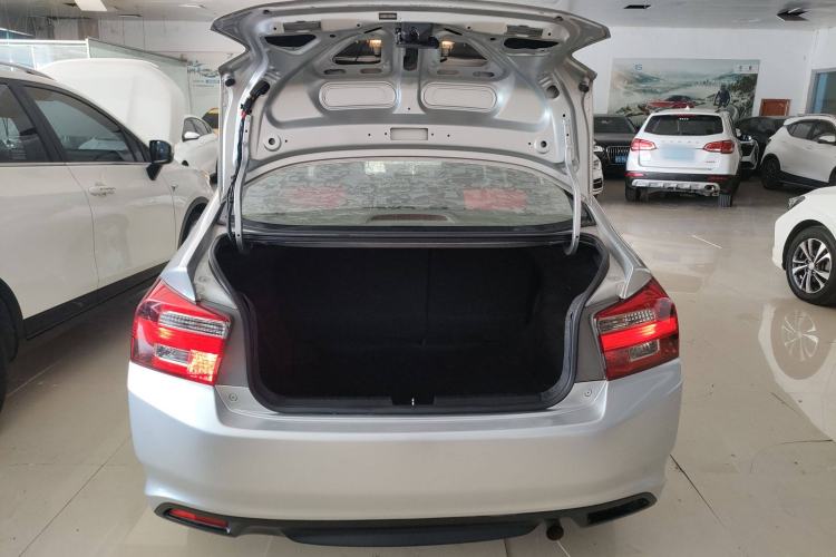 Used Honda City Classic 2012 1.5L manual Comfort version Trunk
