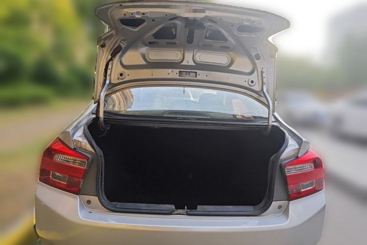 Used Honda City Classic 2012 1.5L manual Comfort version Trunk