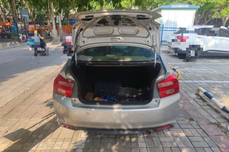 Used Honda City Classic 2012 1.5L manual Comfort version Trunk