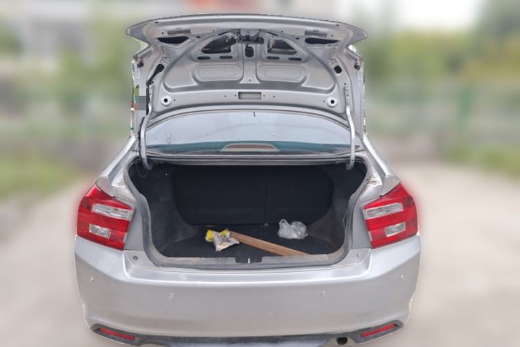 Used Honda City Classic 2012 1.5L manual Comfort version Trunk