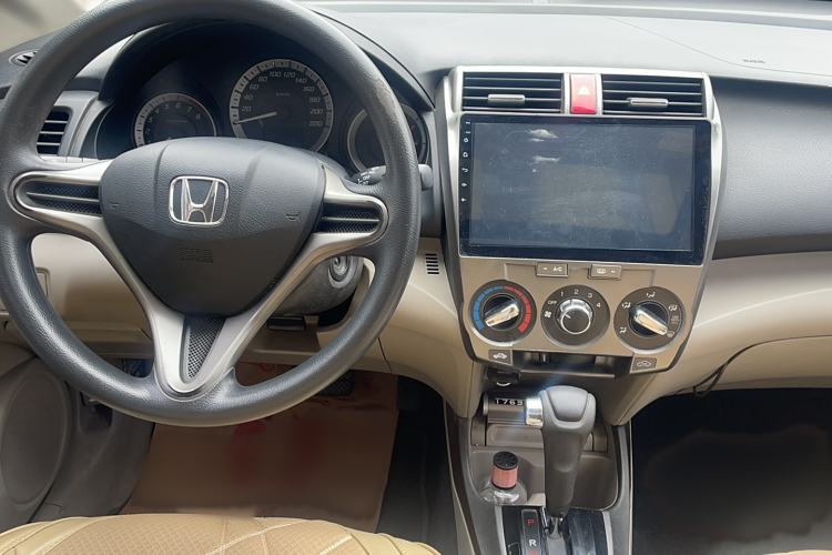 Used Honda City Classic 2012 1.5L Automatic Elite Edition Audio And AC Panel