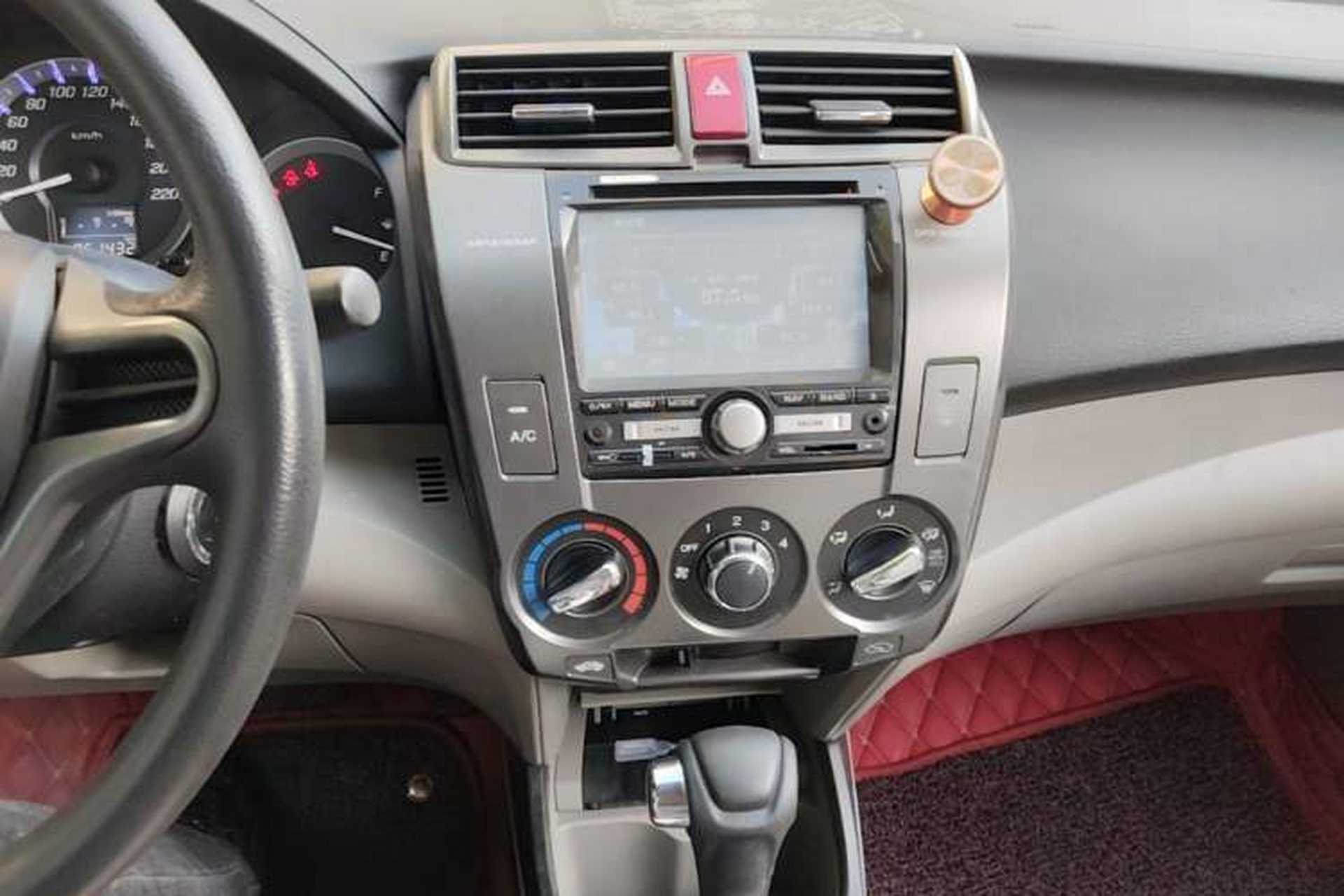 Used Honda City Classic 2012 1.5L Automatic Elite Edition Audio And AC Panel