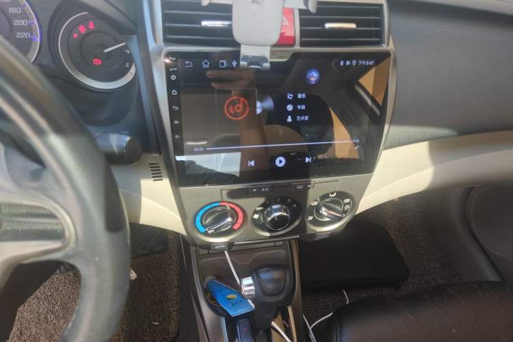 Used Honda City Classic 2012 1.5L Automatic Elite Edition Audio And AC Panel