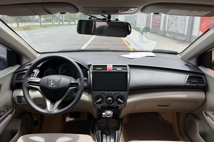 Used Honda City Classic 2012 1.5L Automatic Elite Edition Audio And AC Panel