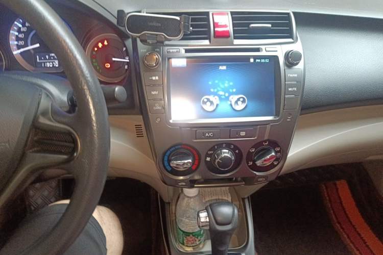 Used Honda City Classic 2012 1.5L Automatic Elite Edition Audio And AC Panel