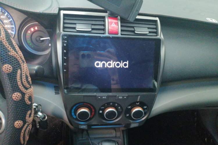 Used Honda City Classic 2012 1.5L Automatic Elite Edition Audio And AC Panel