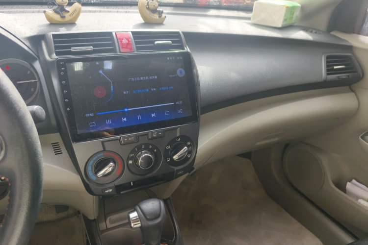 Used Honda City Classic 2012 1.5L Automatic Elite Edition Audio And AC Panel