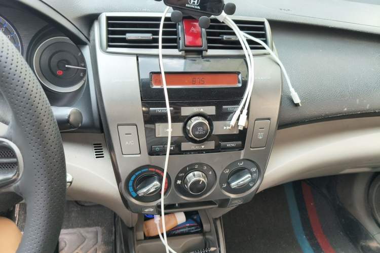 Used Honda City Classic 2012 1.5L manual Elite Edition Audio And AC Panel