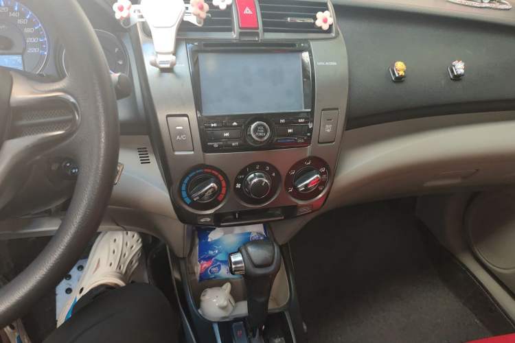 Used Honda City Classic 2012 1.5L Automatic Flagship Edition Audio And AC Panel