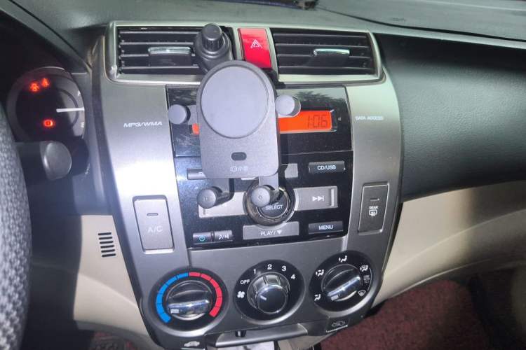 Used Honda City Classic 2012 1.5L manual Elite Edition Audio And AC Panel