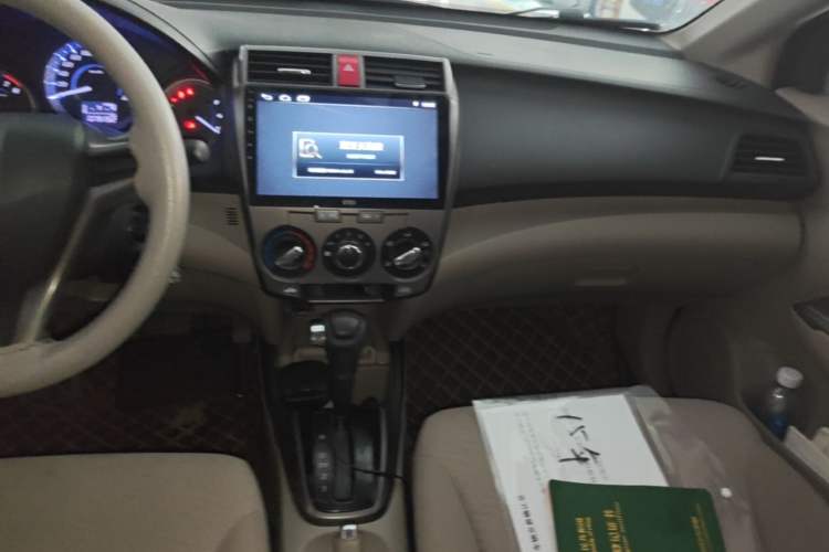 Used Honda City Classic 2012 1.5L Automatic Elite Edition Audio And AC Panel