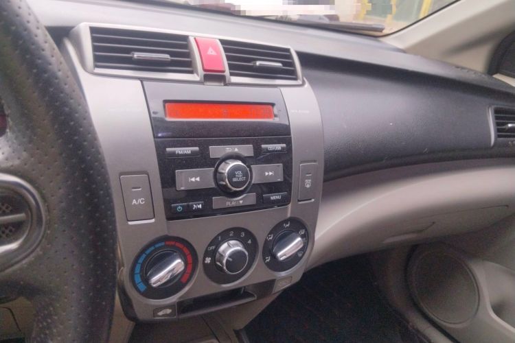 Used Honda City Classic 2012 1.5L manual Elite Edition Audio And AC Panel