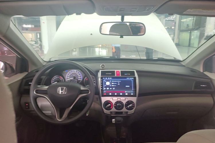 Used Honda City Classic 2012 1.5L Automatic Elite Edition Center Console
