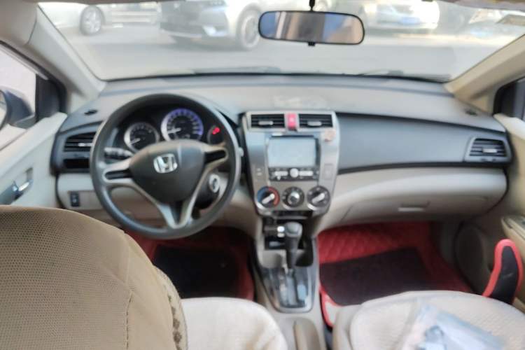 Used Honda City Classic 2012 1.5L Automatic Elite Edition Center Console