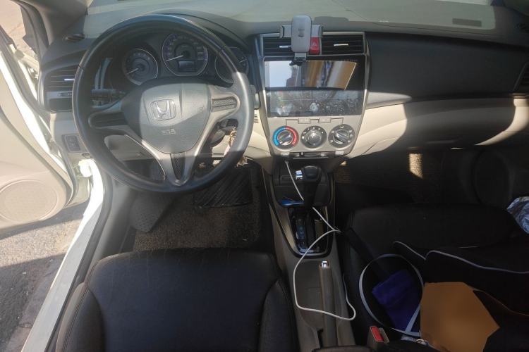 Used Honda City Classic 2012 1.5L Automatic Elite Edition Center Console