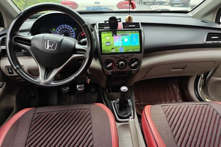 Used Honda City Classic 2012 1.5L manual Elite Edition Center Console