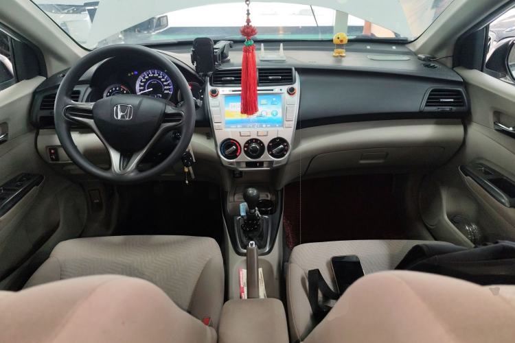 Used Honda City Classic 2012 1.5L manual Elite Edition Center Console